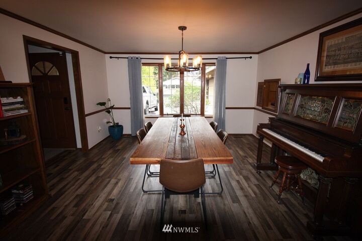 Property Photo:  223 SW Lansdale Street  WA 98277 