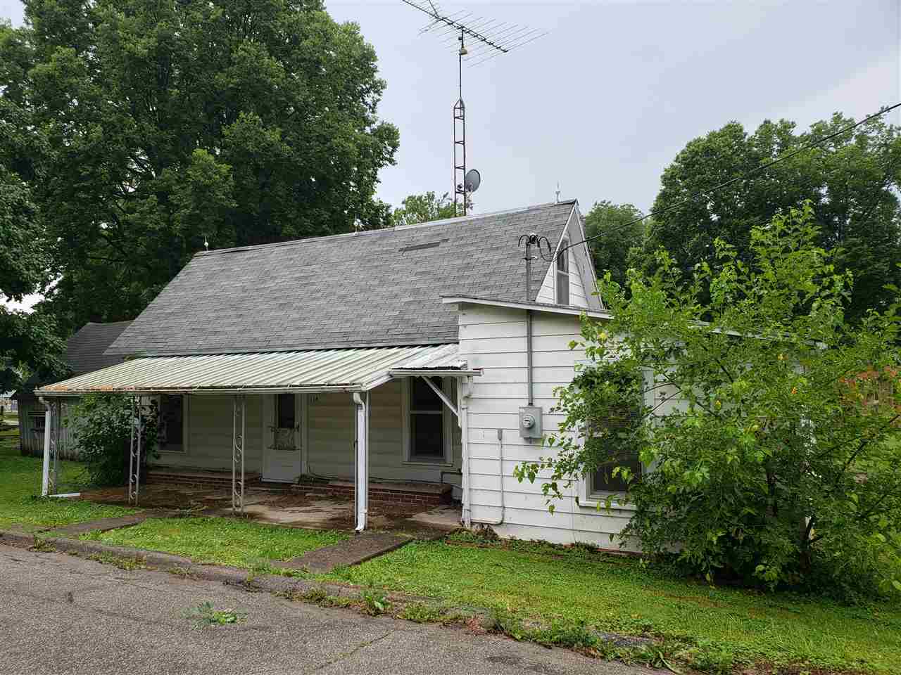 Property Photo:  114 N Main Street  IN 47345 