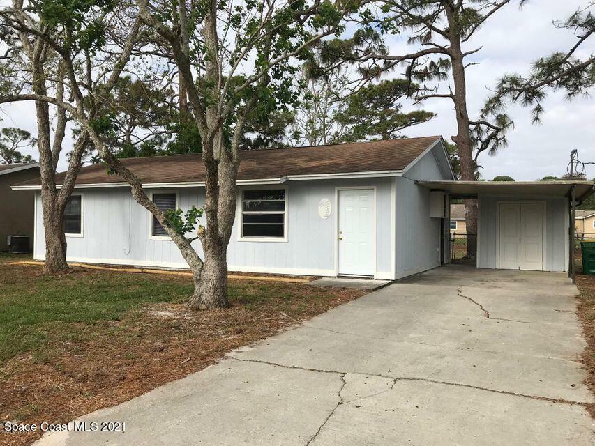 Property Photo:  7190 Carlowe Avenue  FL 32927 