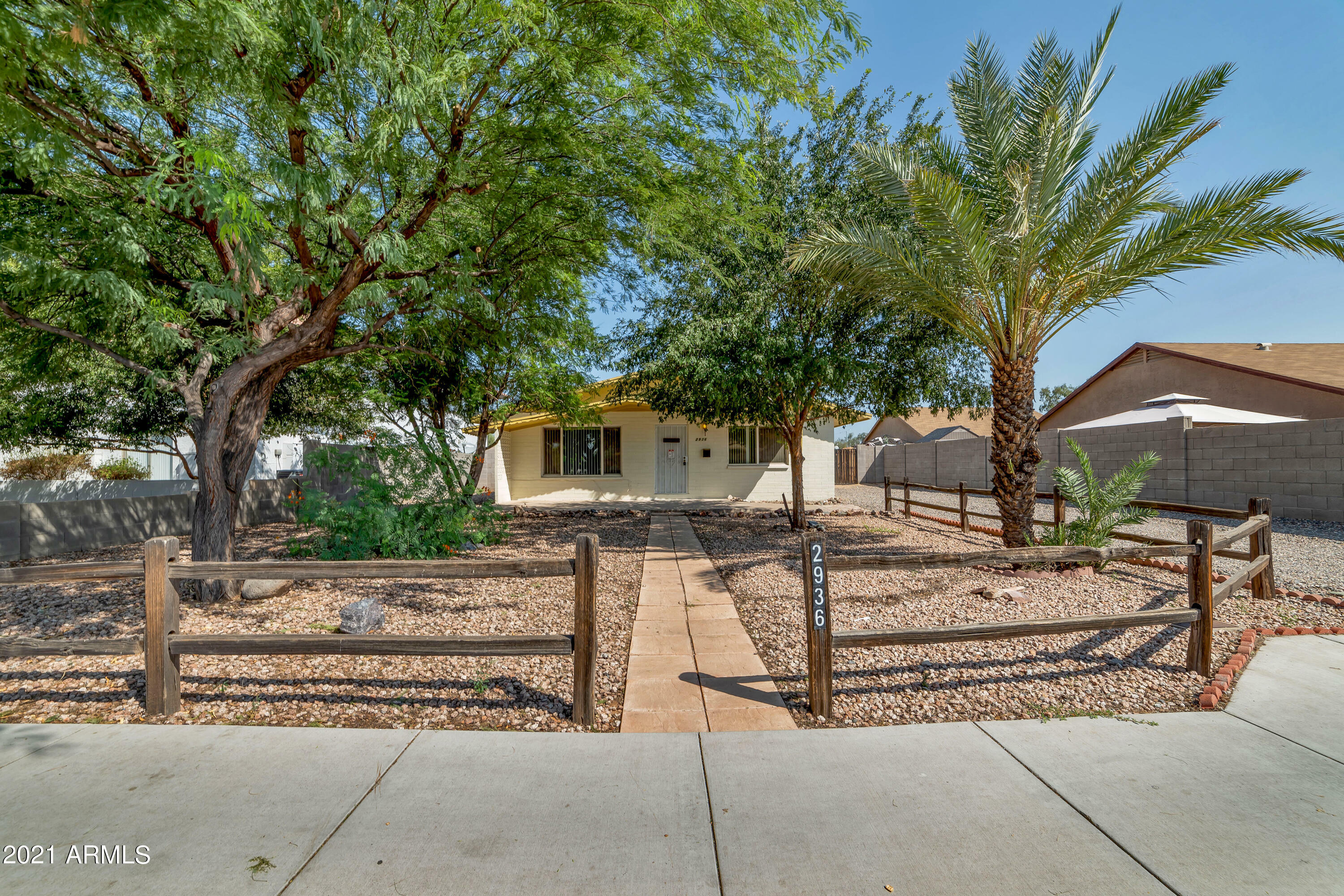 Property Photo:  2936 E Beck Lane  AZ 85032 