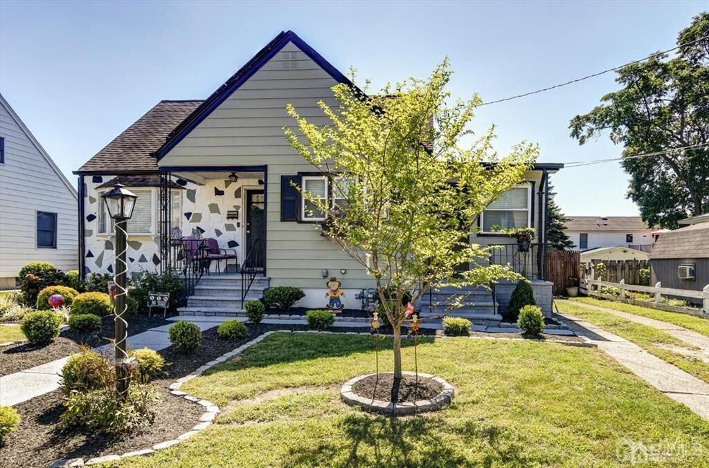 Property Photo:  507 Clinton Avenue  NJ 08846 