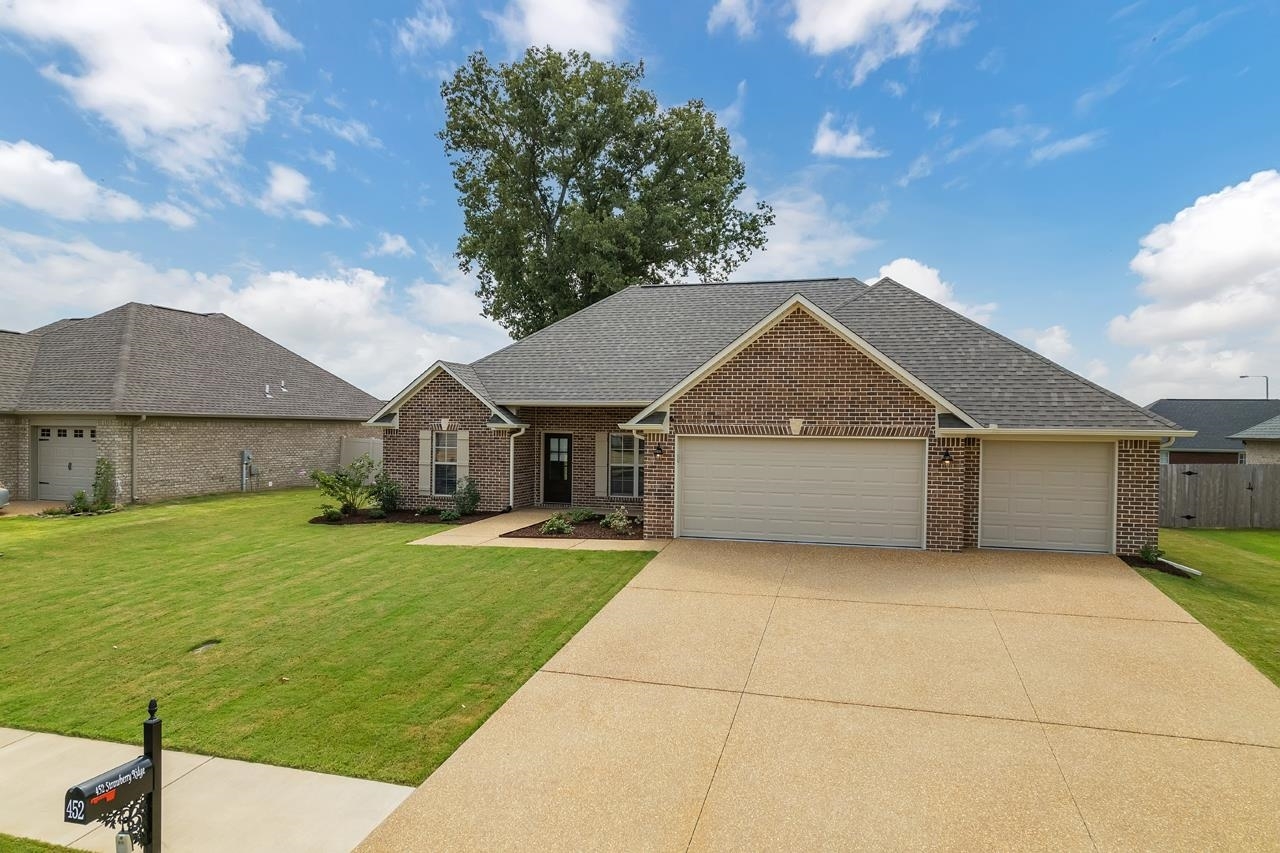 Property Photo:  452 Strawberry Ridge Drive  TN 38355 