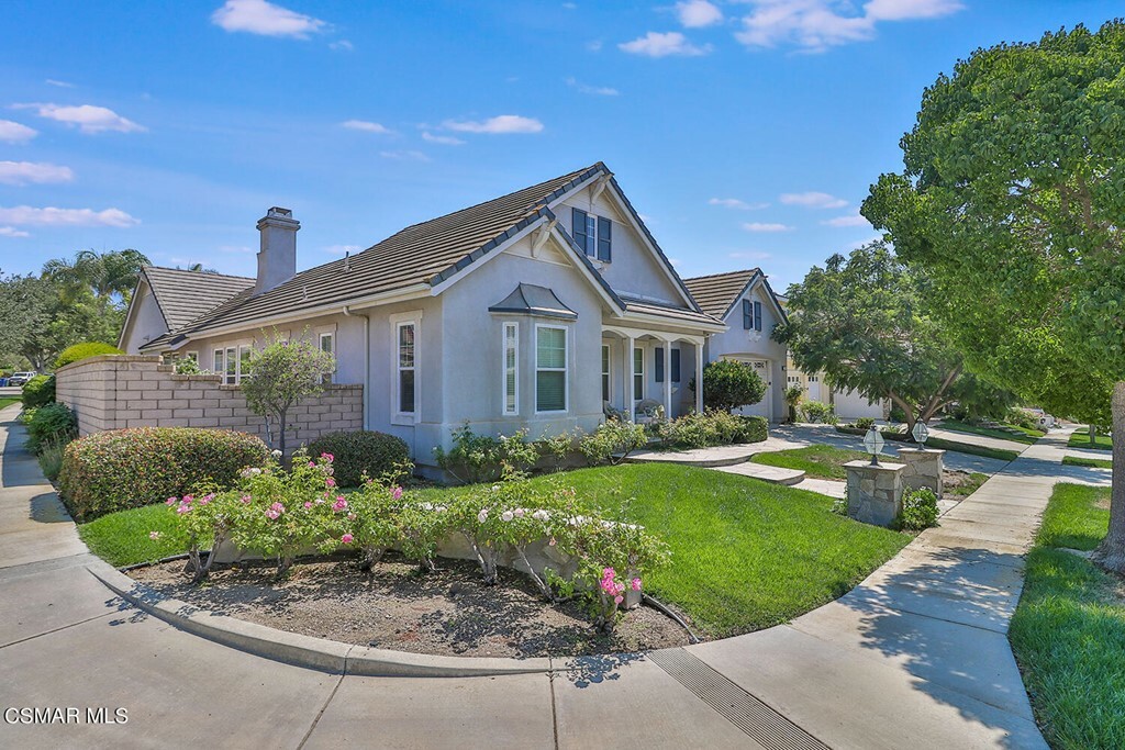 Property Photo:  36 N Via Los Altos  CA 91320 