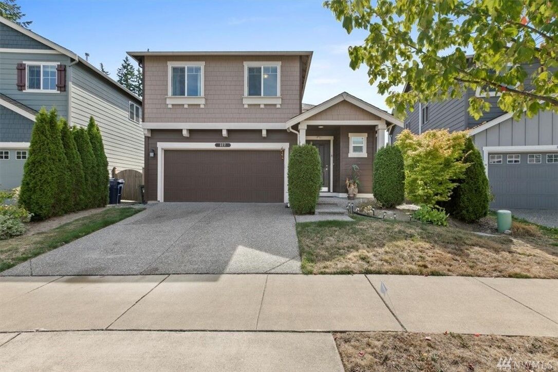 Property Photo: 322 200th St SW WA 98036