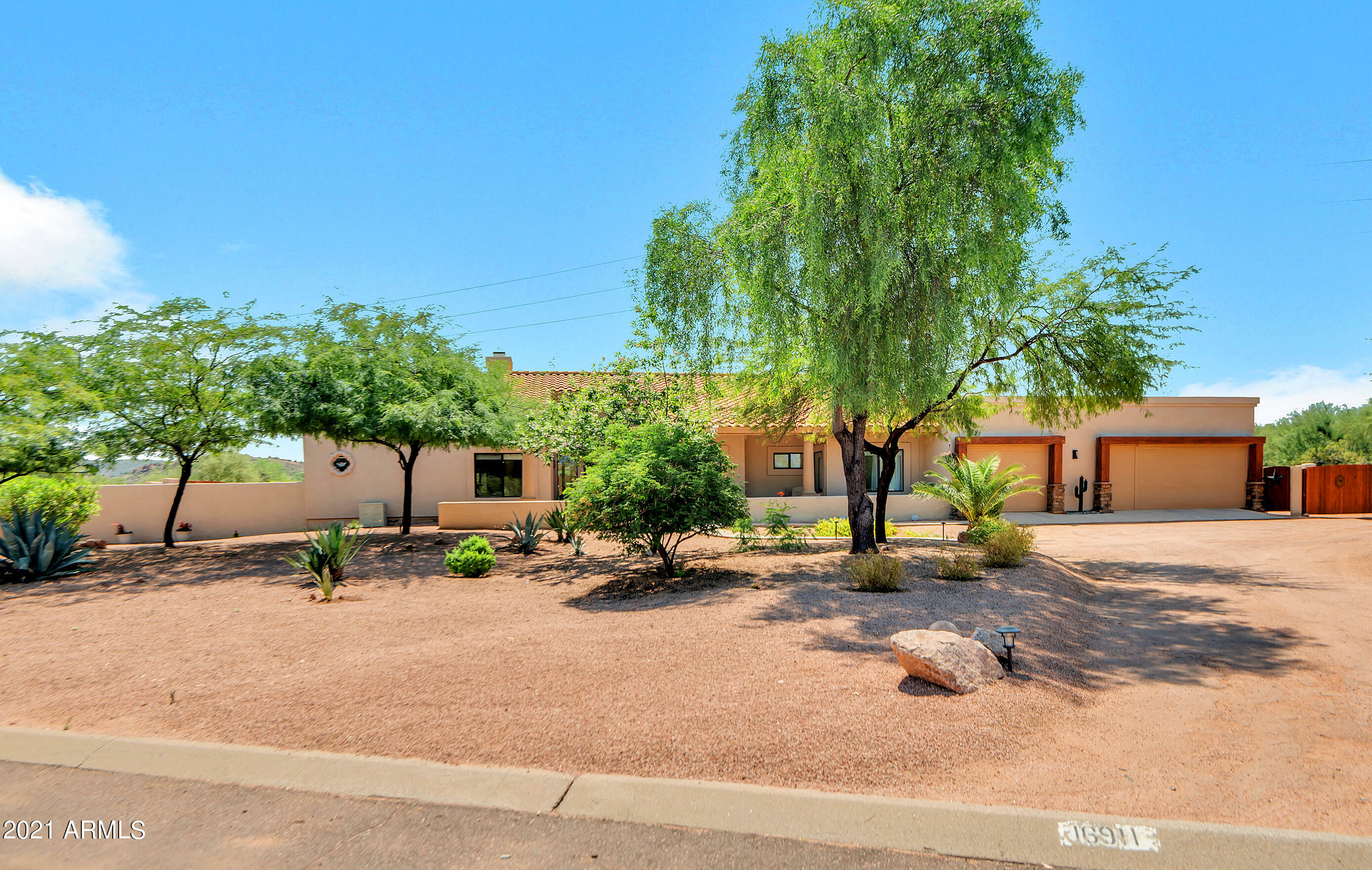 Property Photo:  16911 E Last Trail Drive  AZ 85268 