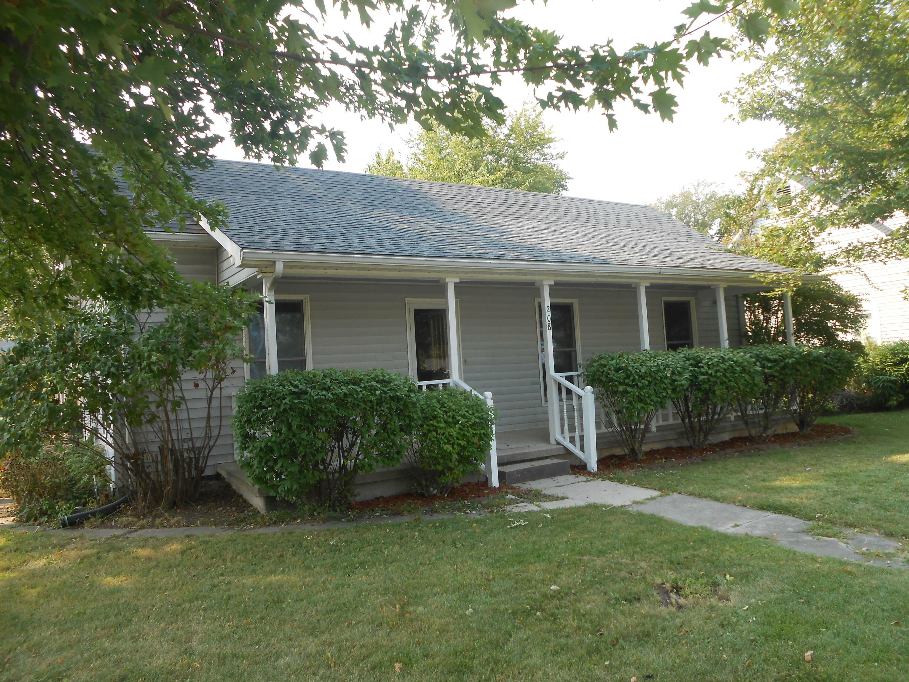 Property Photo:  208 S Pine Street  MO 63352 