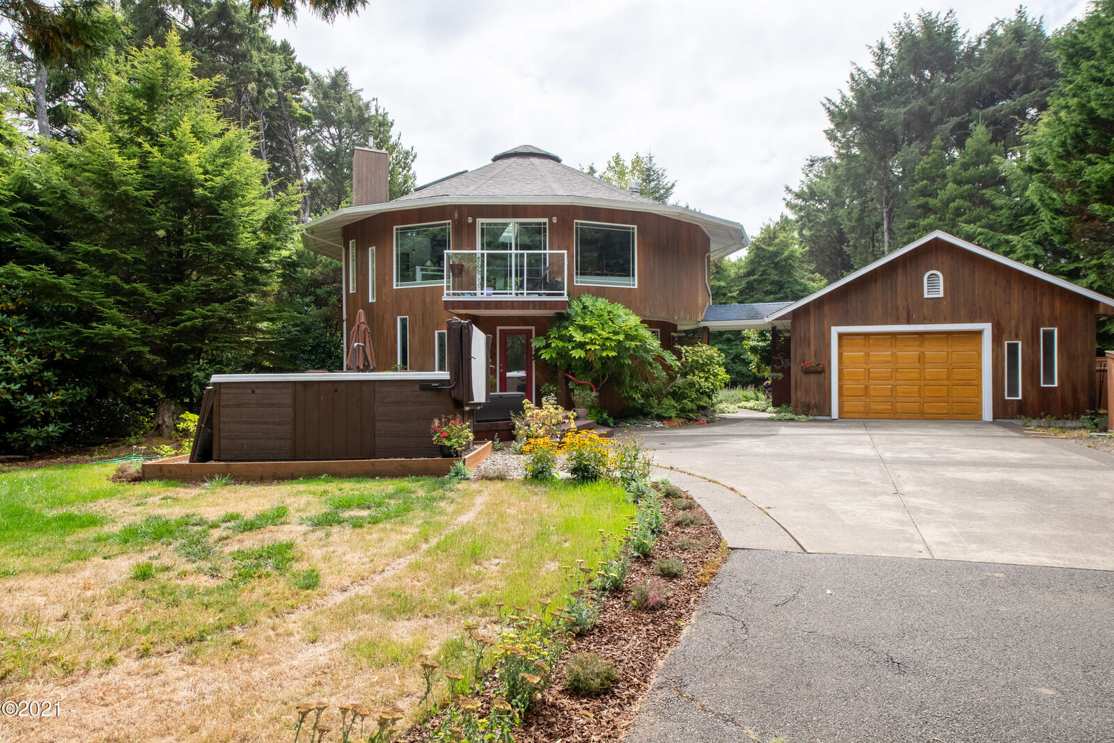 Property Photo:  54 NW Nebraska Street  OR 97498