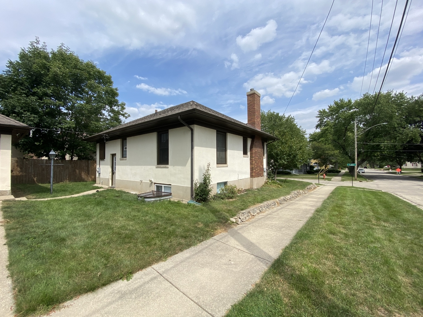 Property Photo:  130 S Du Bois Avenue  IL 60123 