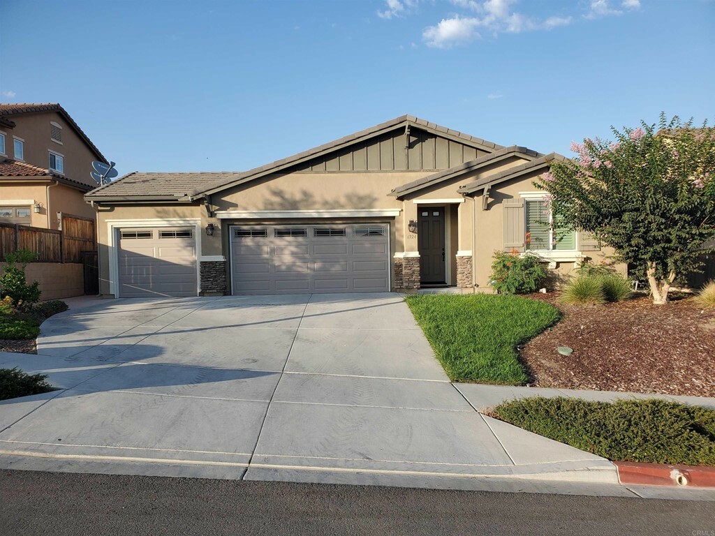 Property Photo:  6924 Valencia Court  CA 91945 