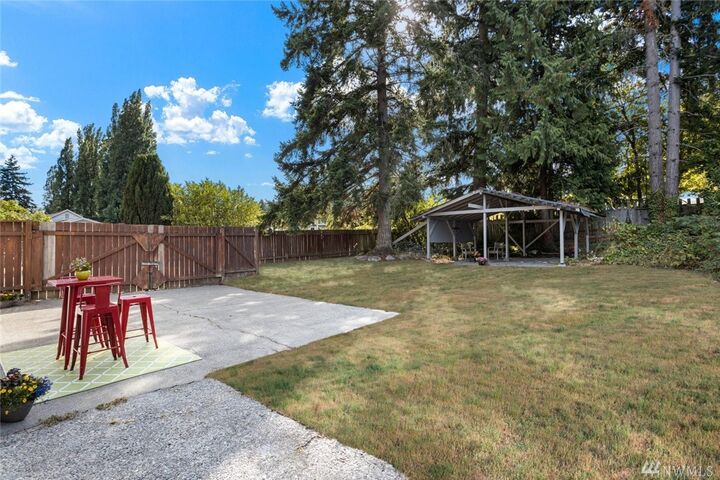 Property Photo:  2620 NE 155th St  WA 98155 