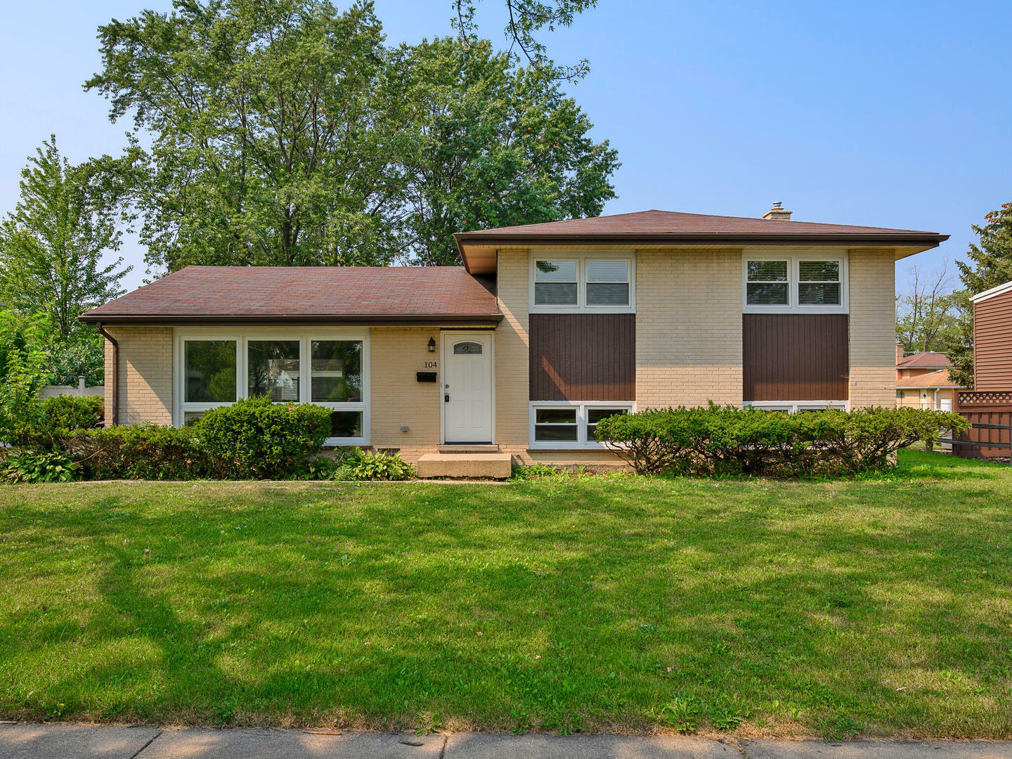 Property Photo: 104 Michael Manor IL 60025
