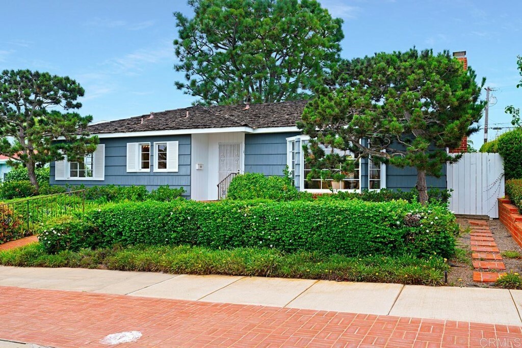 Property Photo:  1140 Alexandria Drive  CA 92107 