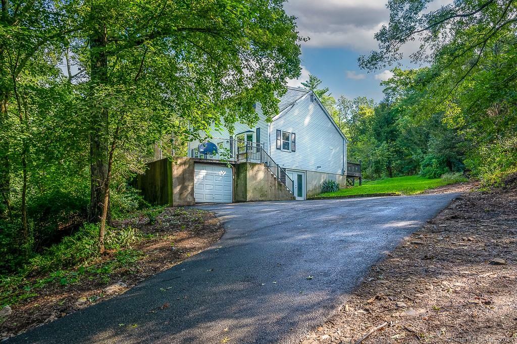 Property Photo:  612 Chestnut Hill Road  CT 06241 