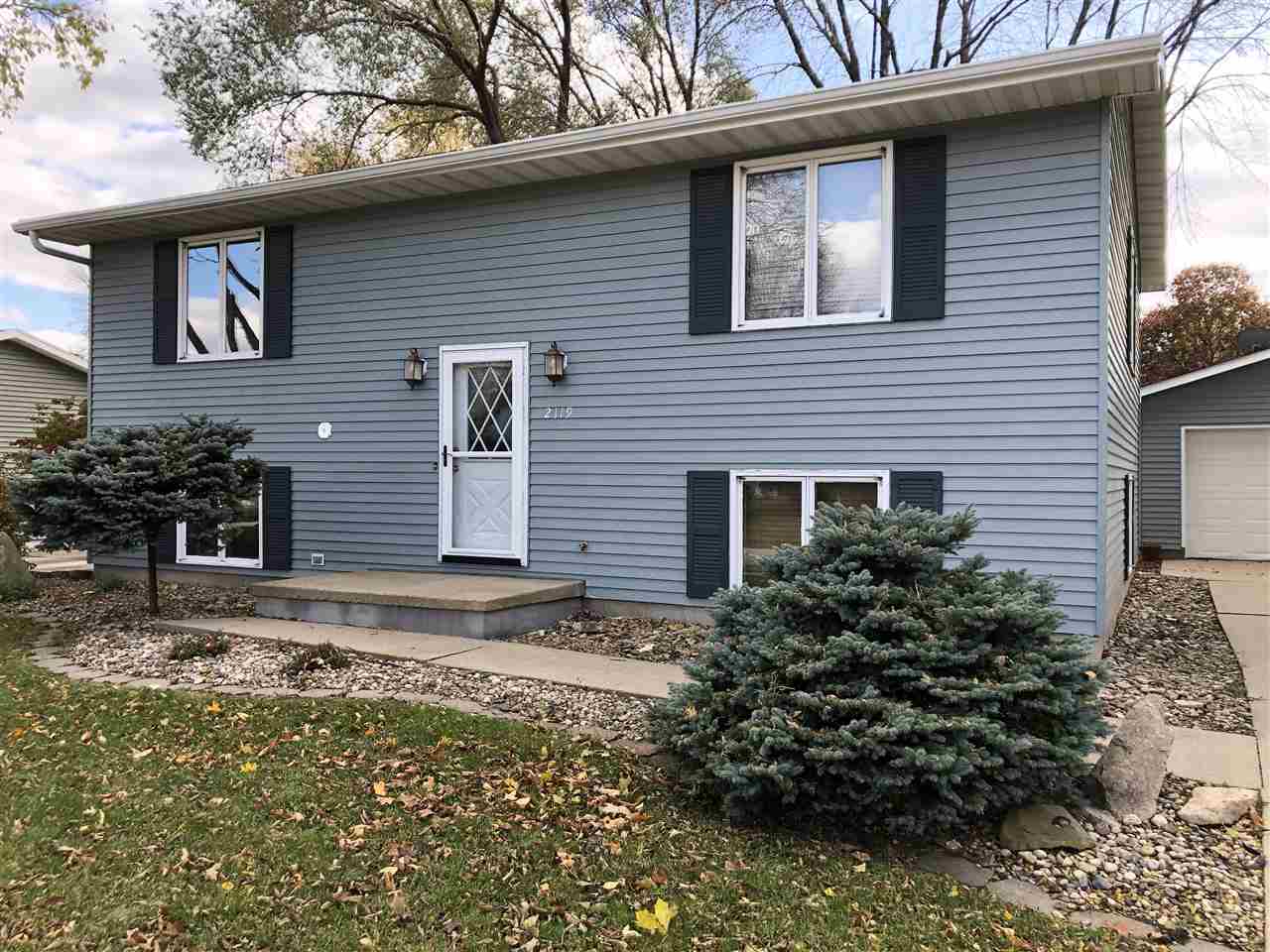 Property Photo:  2119 NW 1st Ave  IA 50677 