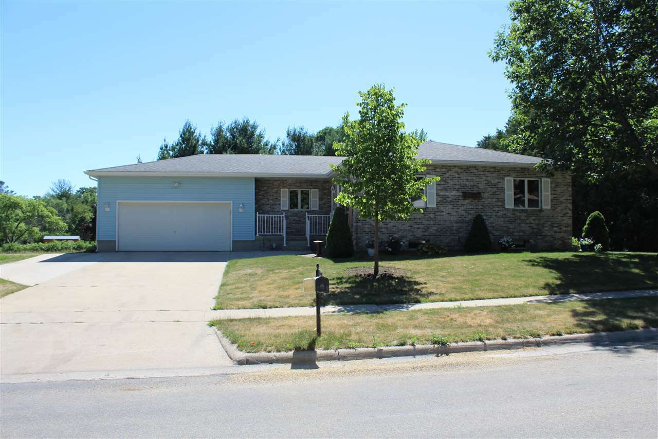 Property Photo:  1508 Hickory Heights Drive  IA 50677 