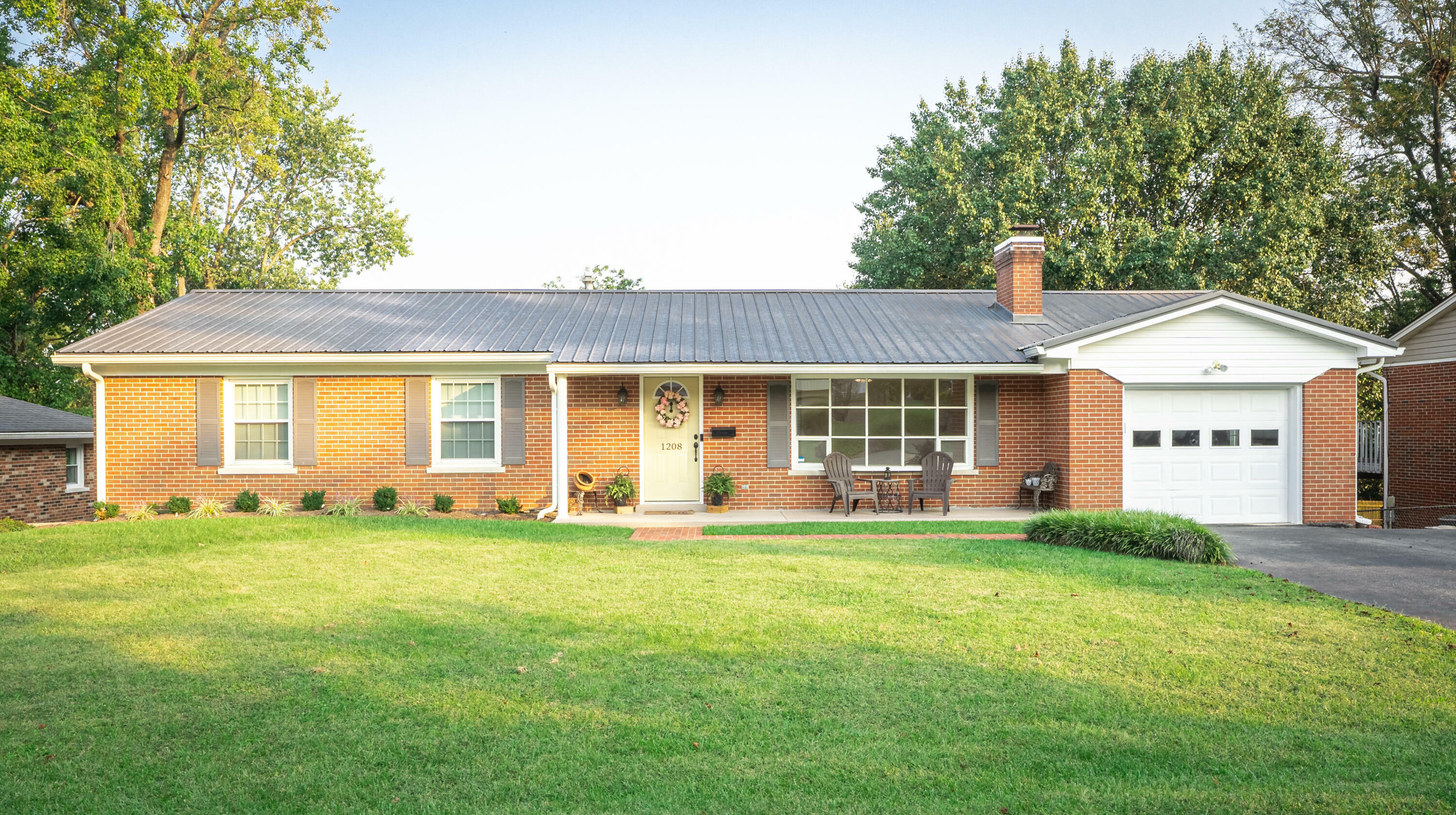 Property Photo:  1208 Miami Trail  KY 40601 