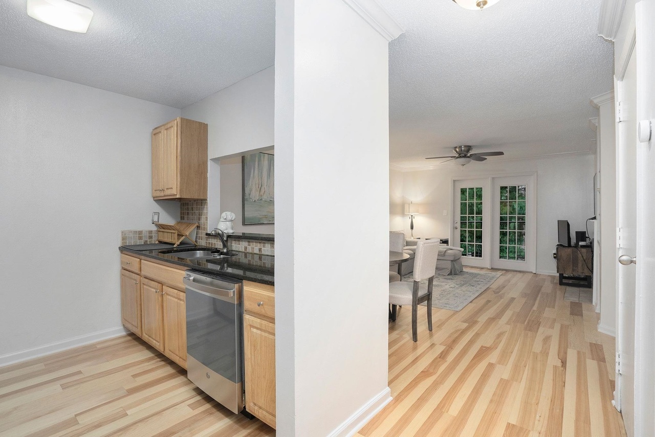 Property Photo: 3655 Habersham Road A-121 GA 30305