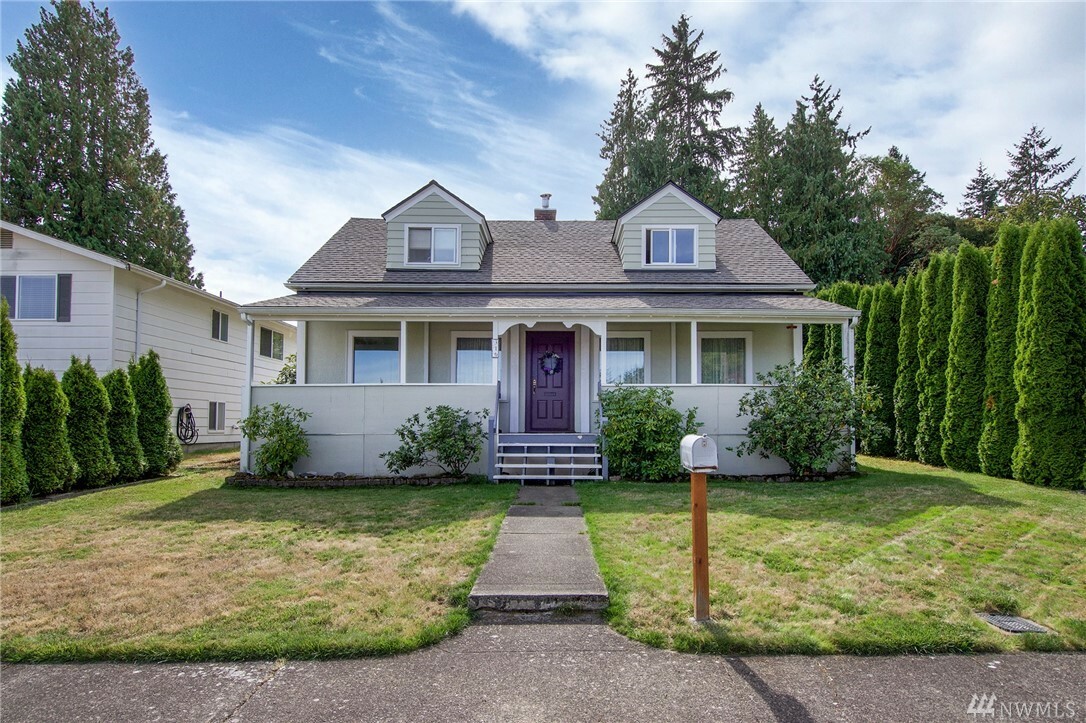 Property Photo:  316 W 12th St  WA 98362 