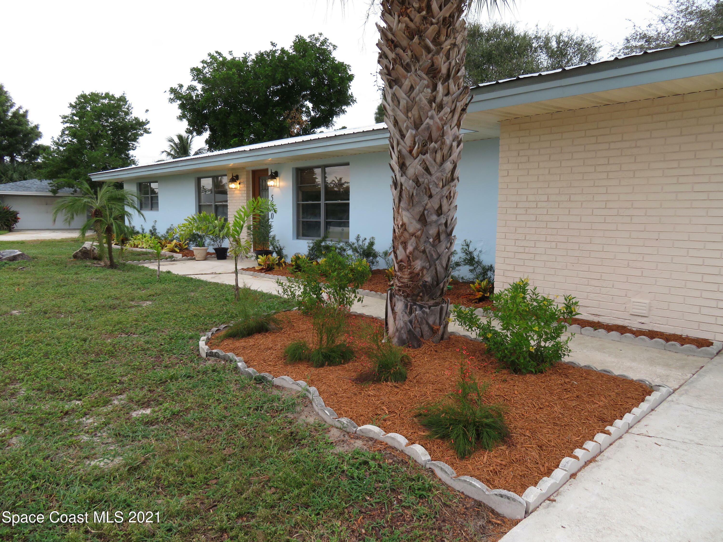 Property Photo:  530 S Sonora Circle  FL 32903 