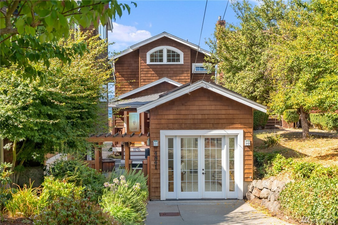 Property Photo:  4841 Beach Dr SW  WA 98116 