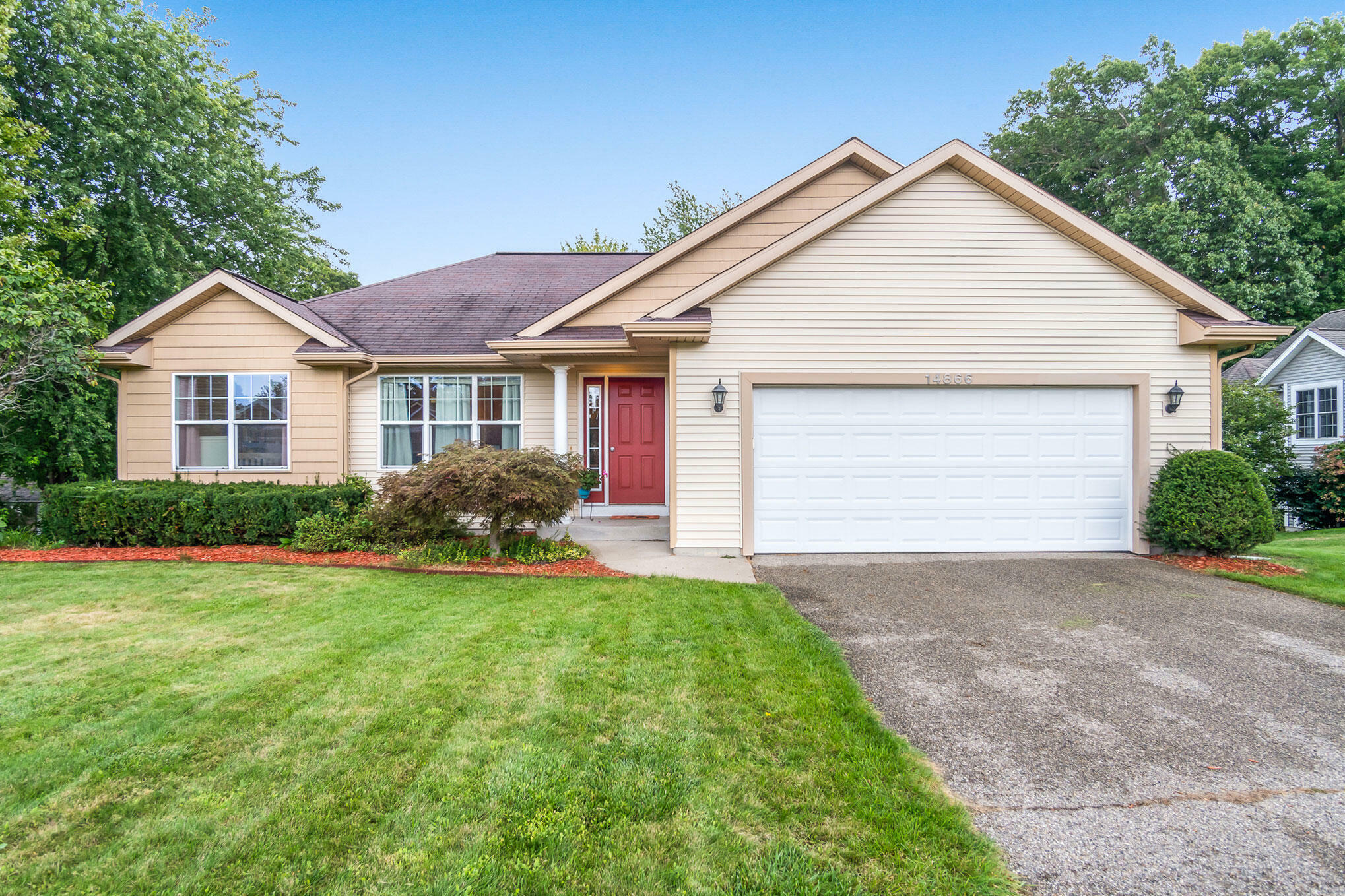 Property Photo:  14866 Canary Drive  MI 49417 