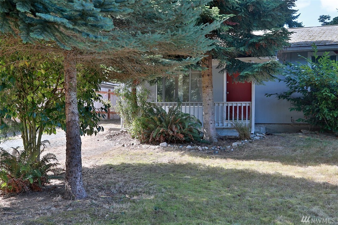 Property Photo: 5058 Hodges Ave WA 98260