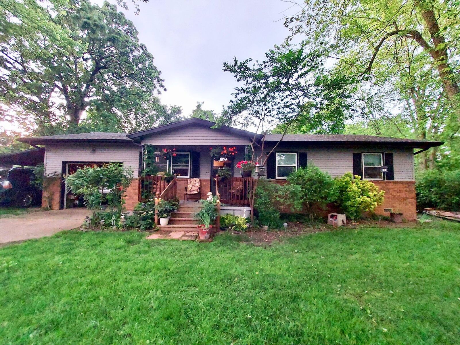 Property Photo: 716 Howell Drive MO 65734