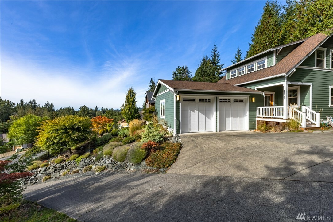 Property Photo: 1226 Geneva Hills Rd WA 98229