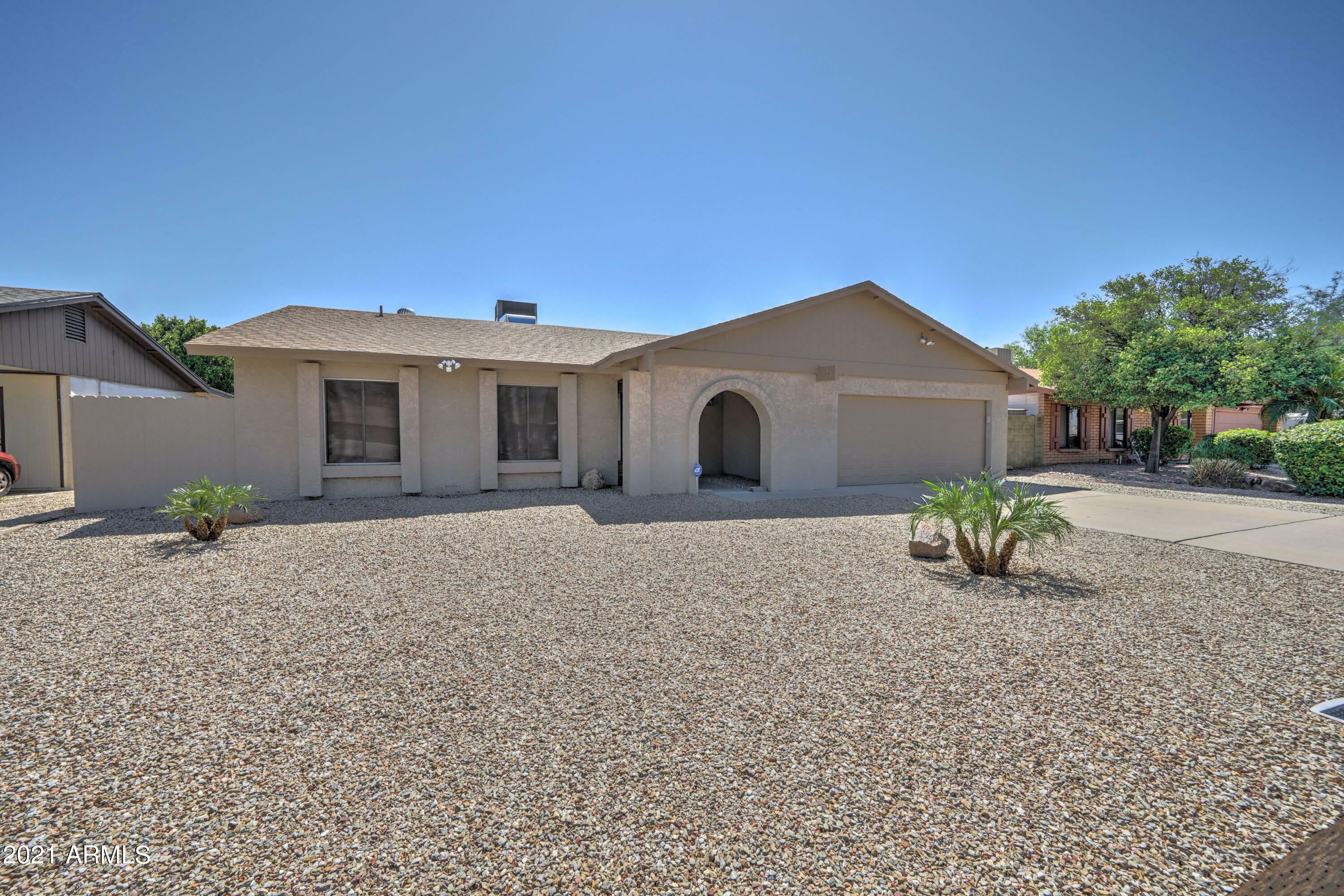 Property Photo:  1031 W Hermosa Drive  AZ 85282 