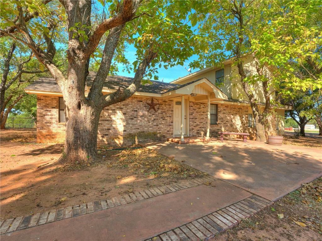 Property Photo:  14940 E County Rd 1520  OK 73052 