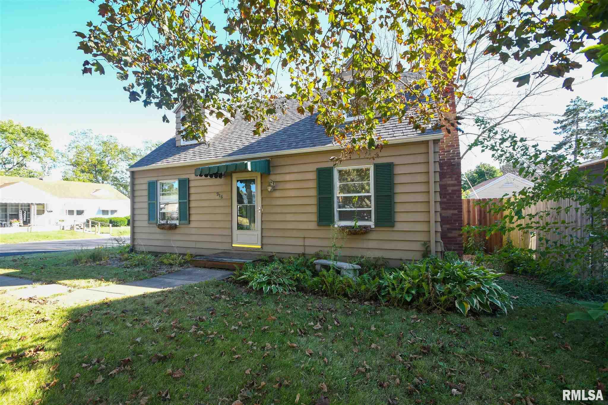 Property Photo:  916 W Forrest Hill  IL 61604 