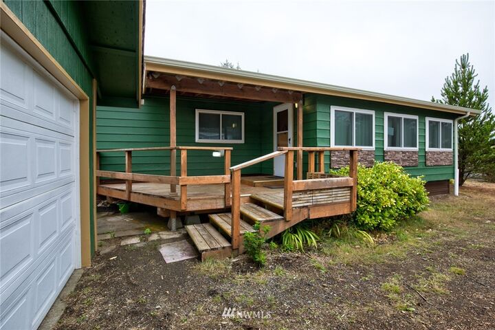 Property Photo: 792 Park Avenue NE WA 98569