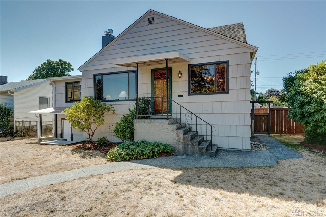 Property Photo:  8851 32nd Ave SW  WA 98126 