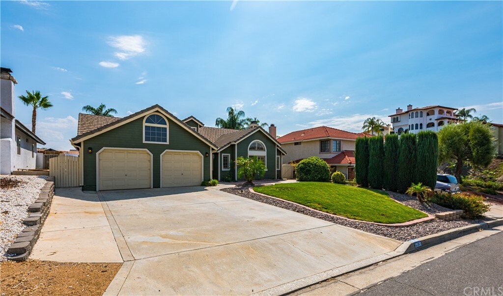 Property Photo: 29530 Longhorn Drive CA 92587
