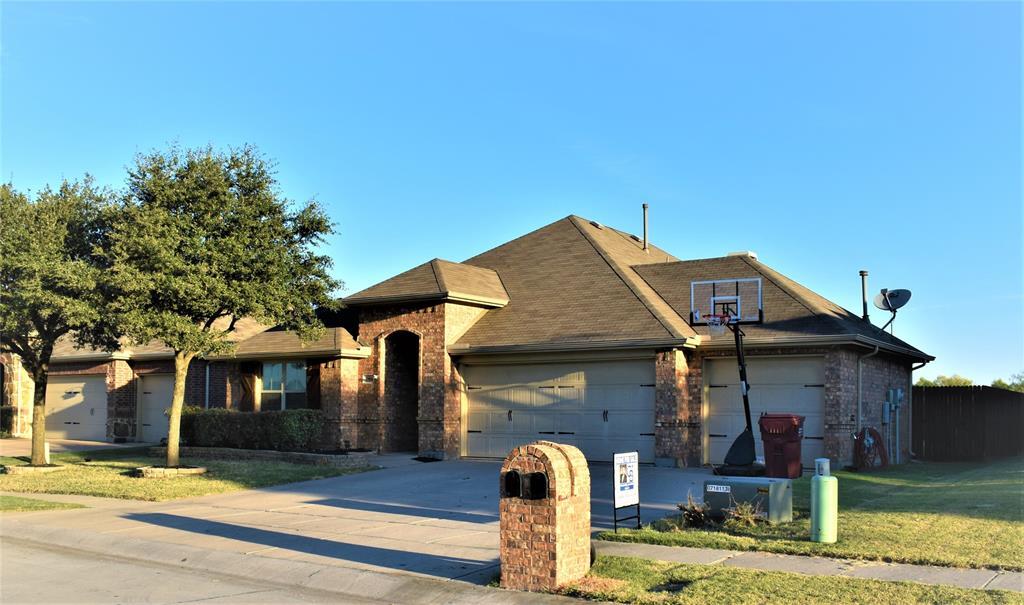 Property Photo:  2904 Glenoaks Drive  TX 75189 