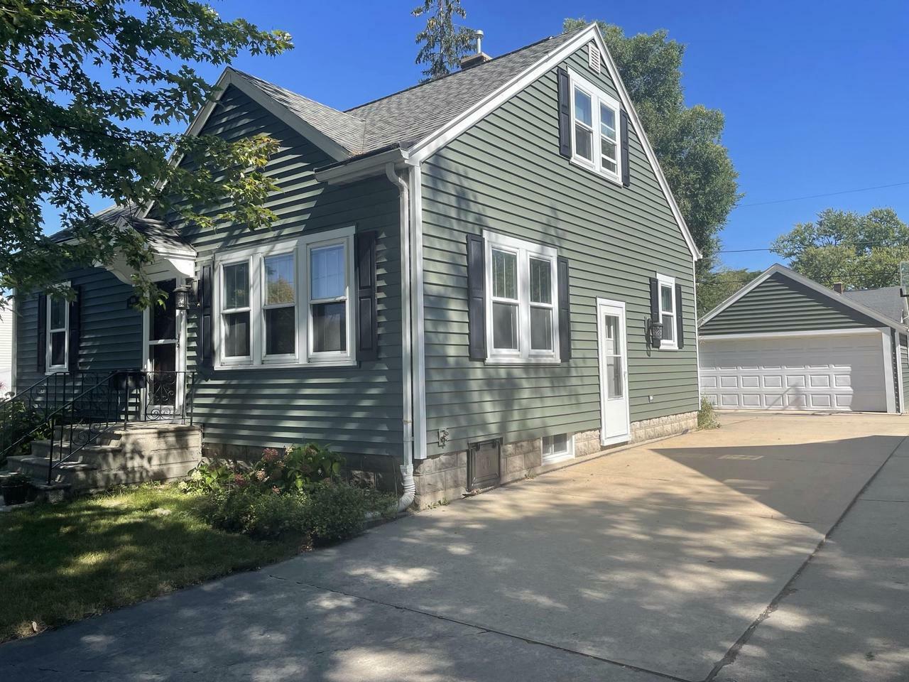 Property Photo:  606 Grove Street  WI 54956 