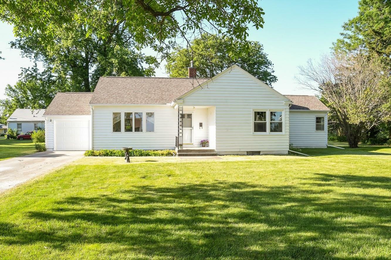 Property Photo:  210 W Cedar Street  IA 50122 