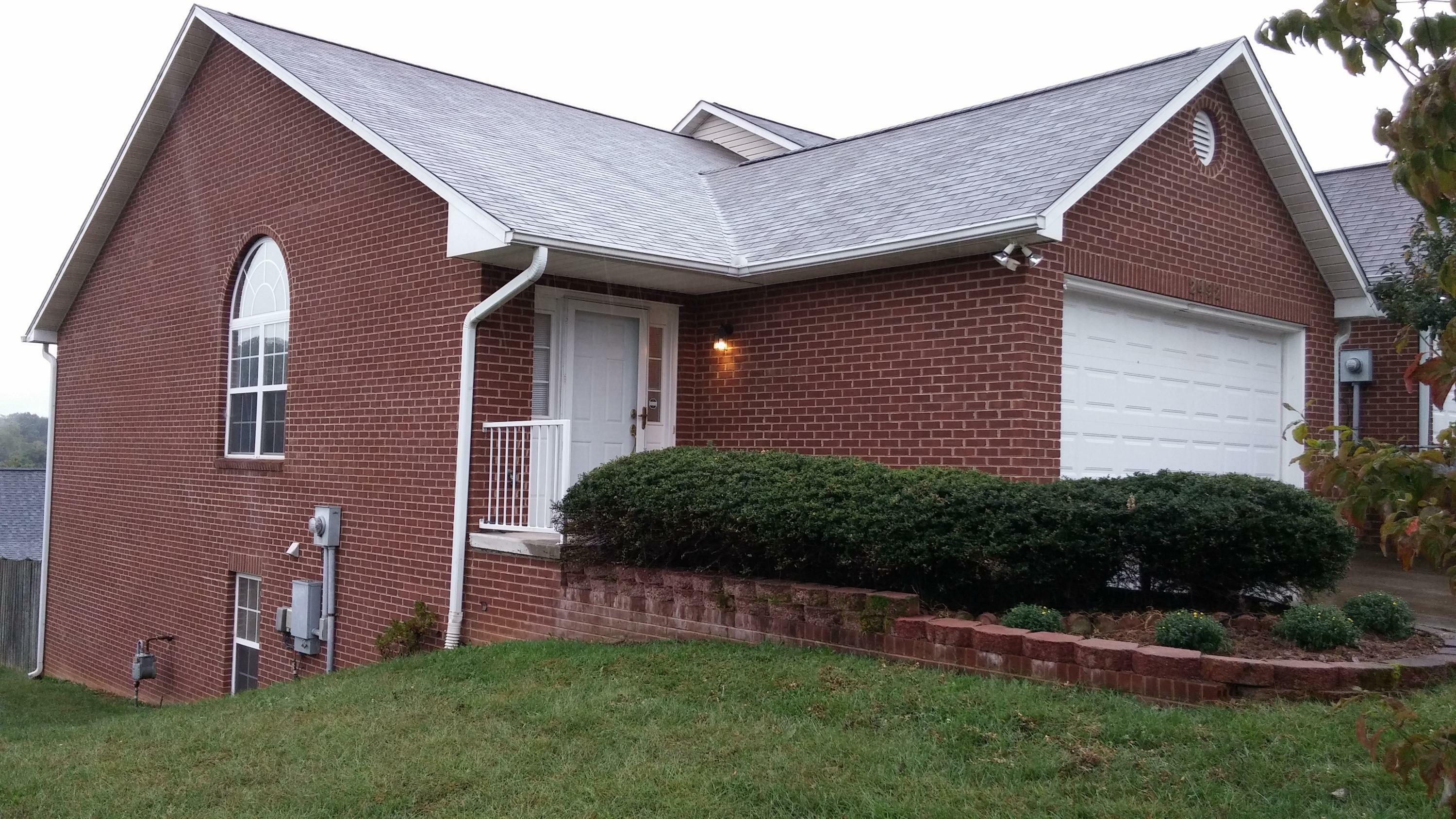 Property Photo:  2492 Glen Meadow Rd  TN 37909 