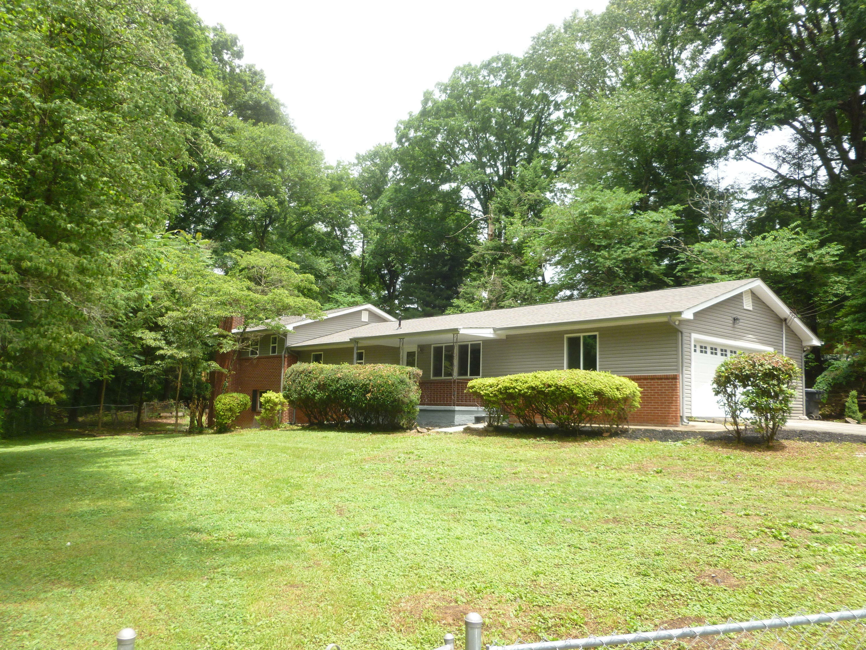 5720 Scenic Hills Rd  Knoxville TN 37912 photo