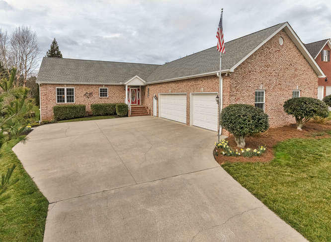 Property Photo:  1062 Oakley Glen Lane  TN 37772 