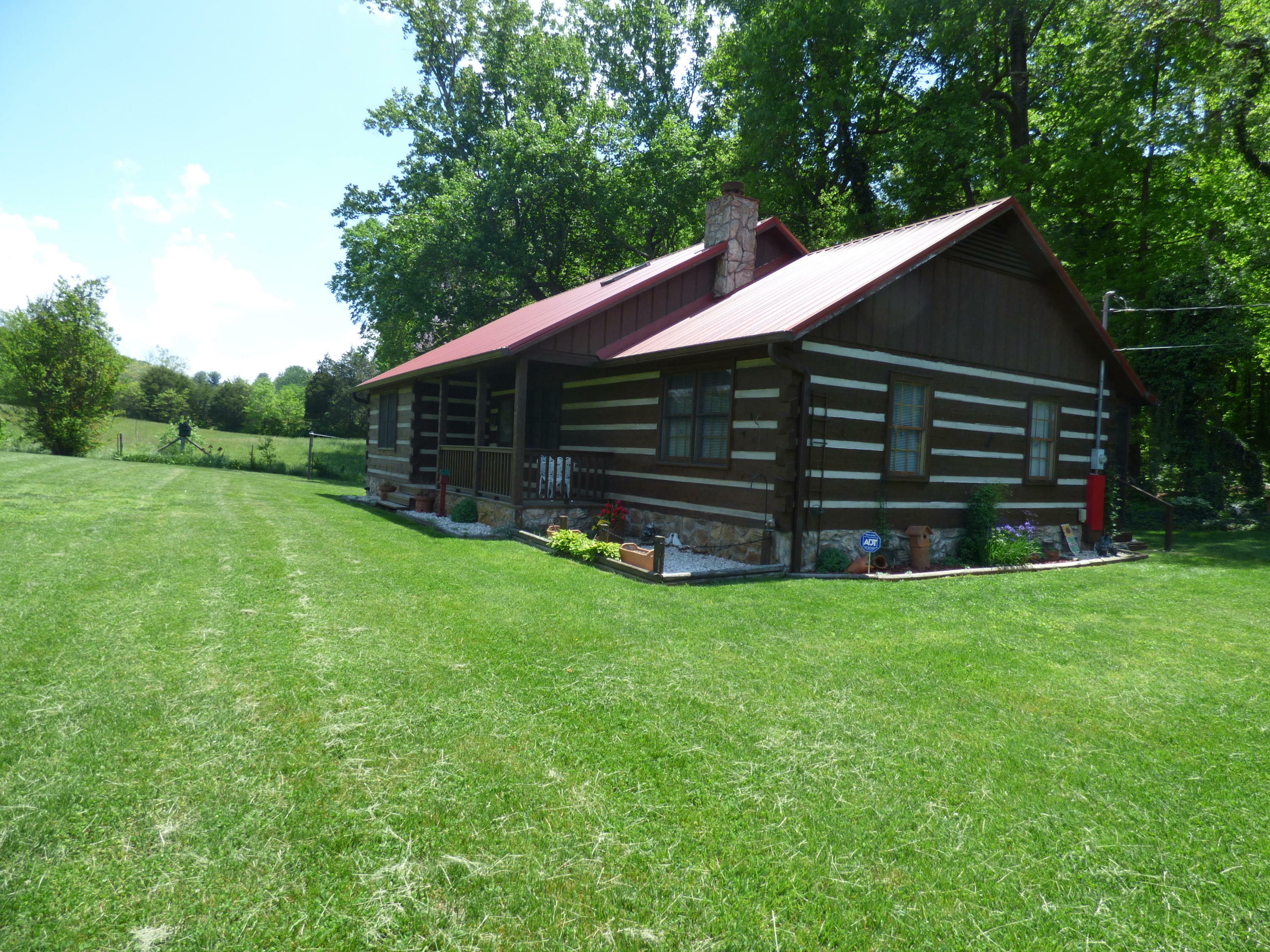 Property Photo:  511 N Chucky Pike  TN 37760 