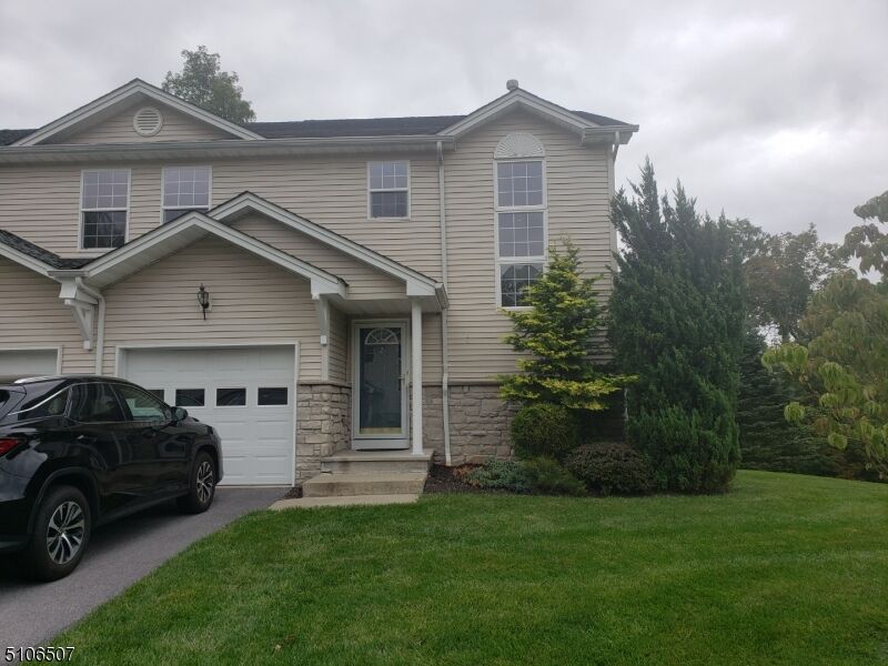 Property Photo:  2 Ferndale Ln  NJ 07419 