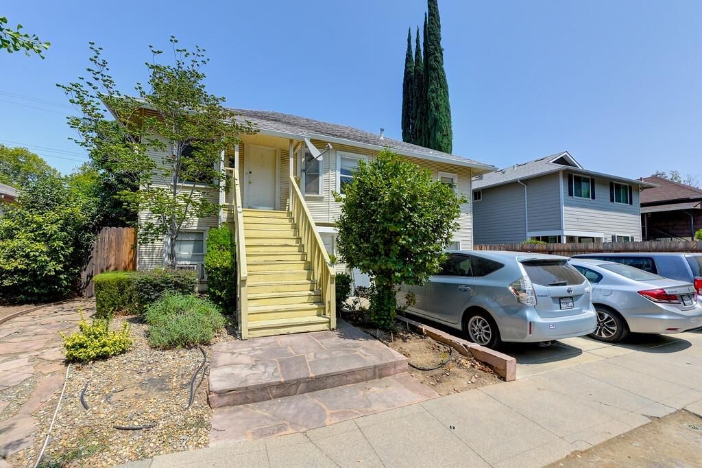 Property Photo: 4035 V Street CA 95817