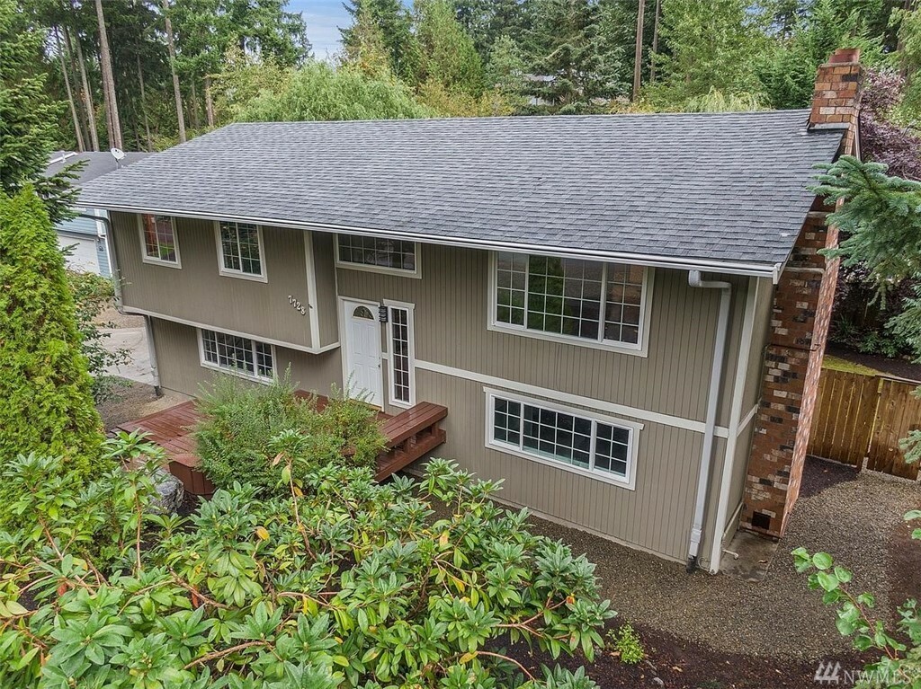 Property Photo:  7728 183rd Ave E  WA 98391 