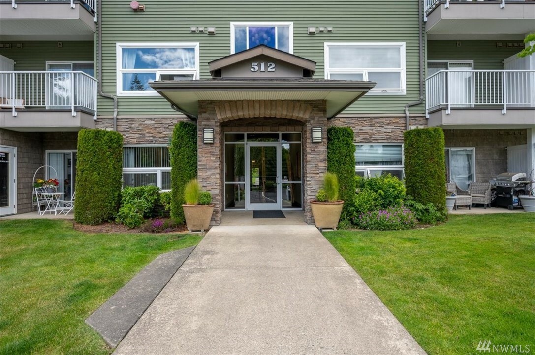 Property Photo:  512 Darby Dr 208  WA 98226 