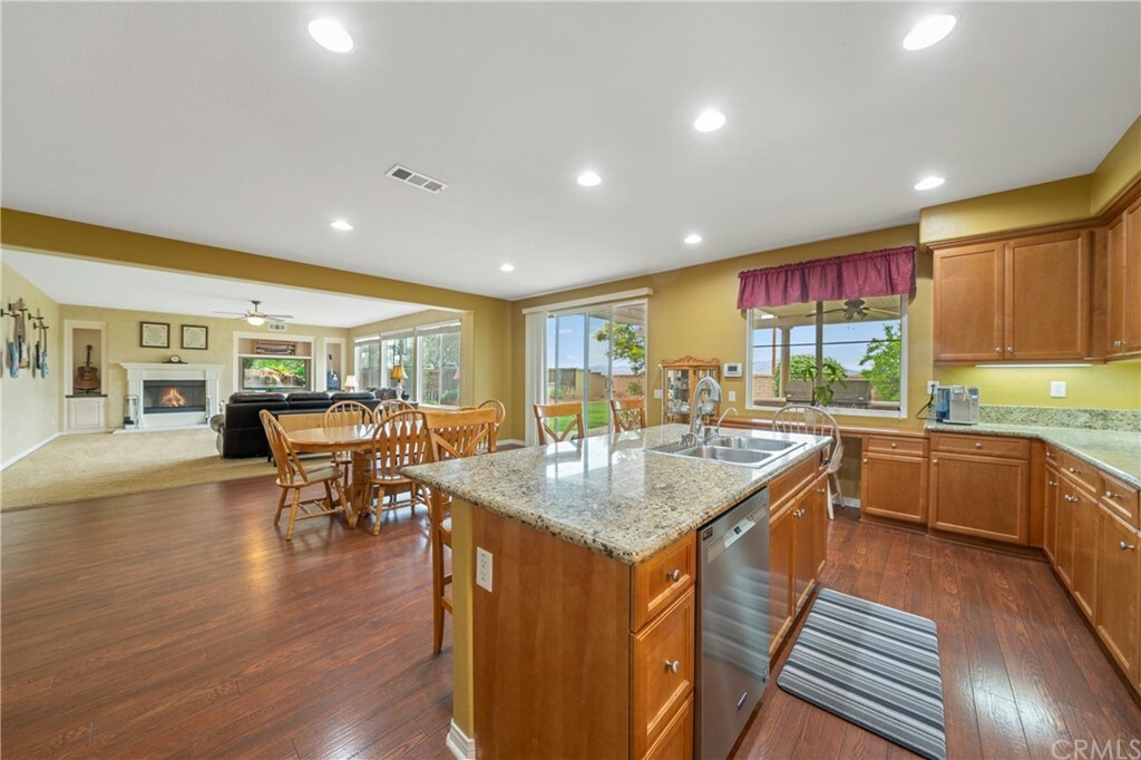 Property Photo:  36870 Pictor Avenue  CA 92563 