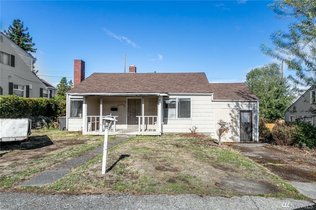 Property Photo:  2024 S Ferdinand St  WA 98108 