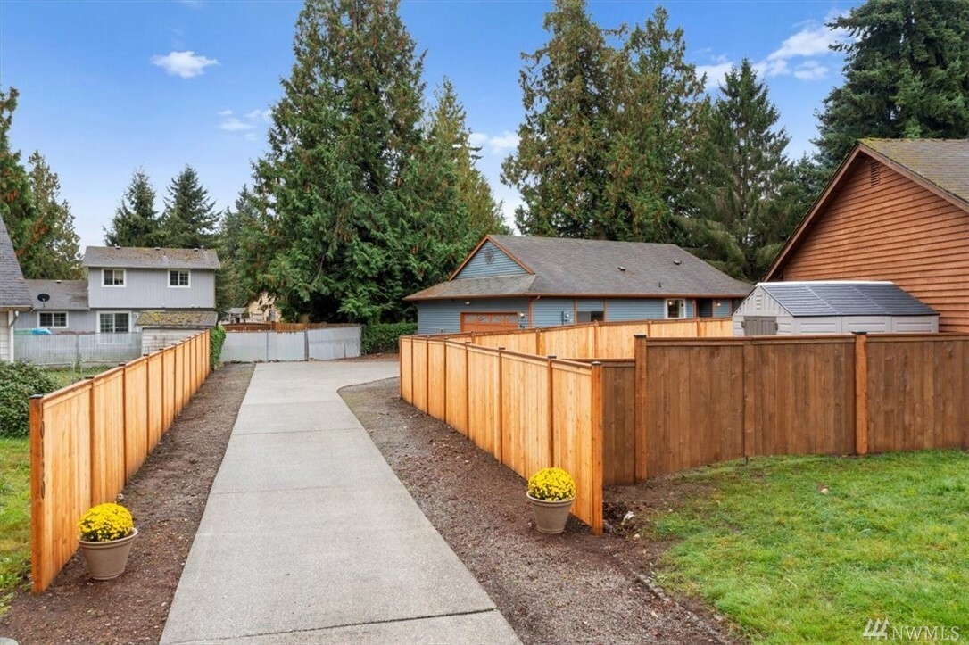 Property Photo:  10120 3rd Place SE  WA 98258 