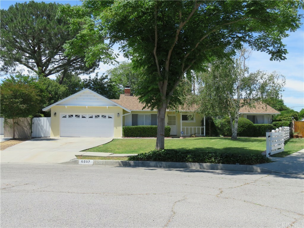 Property Photo: 6507 Kentland Avenue CA 91307