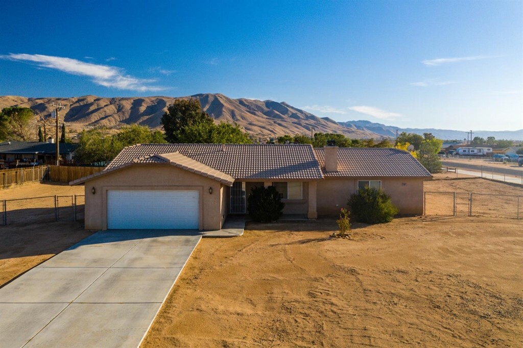 Property Photo:  10603 Gila Court  CA 92308 